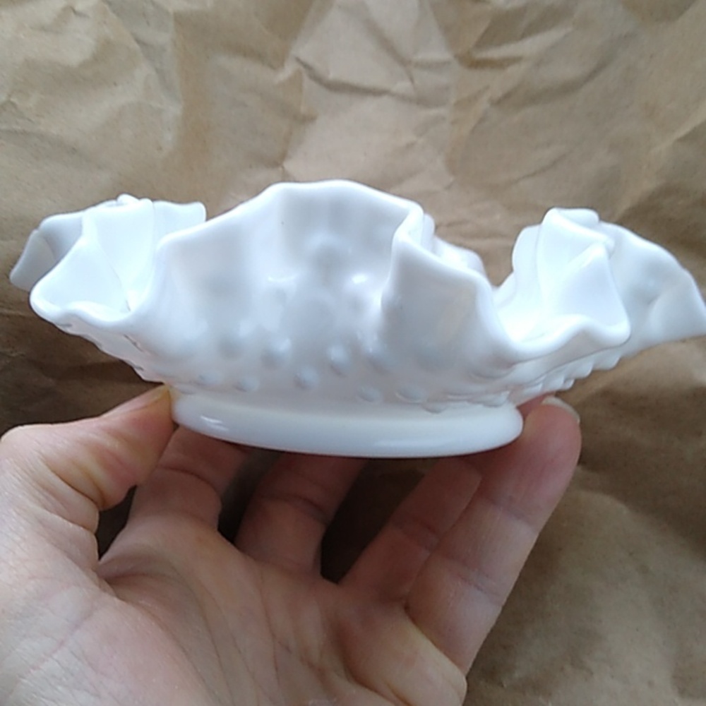 Vintage Fenton hobnail milk glass crimped ruffle edge bowl candy dish - Picture 5 of 5